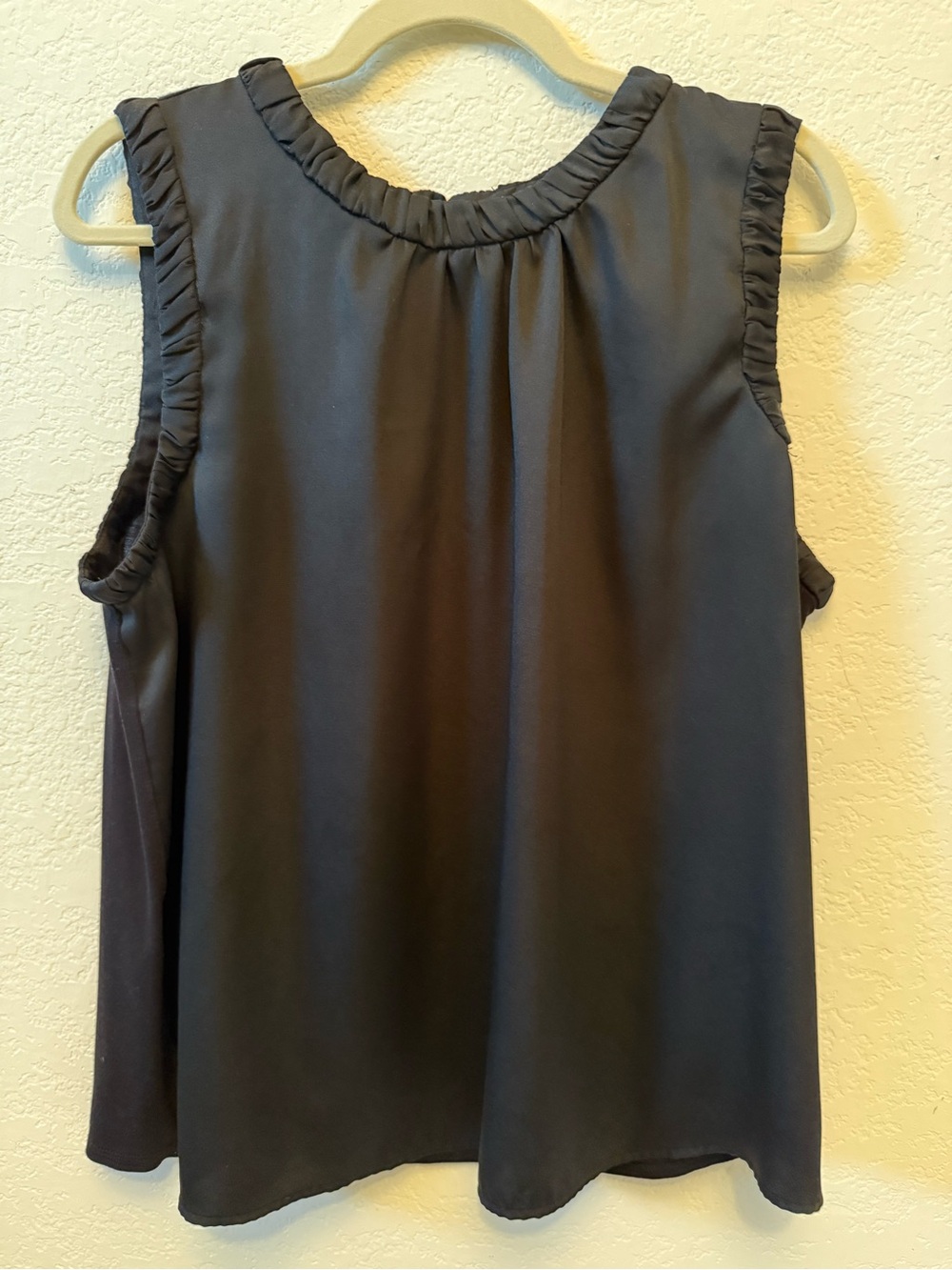 LOFT Women’s Black Sleeveless Ruffle-Trim Top